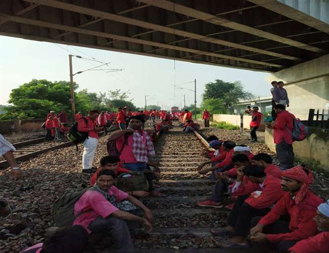 Rail Roko Andolan by Coolies in Hathras