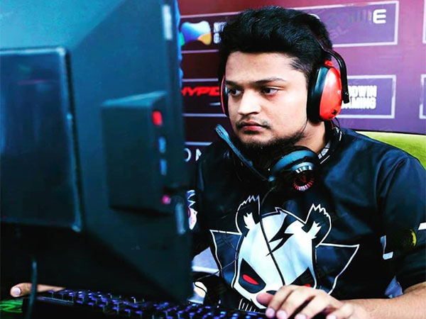 Maharashtra Government Honors Asian Games 2022 Esports Athletes with Cash Rewards