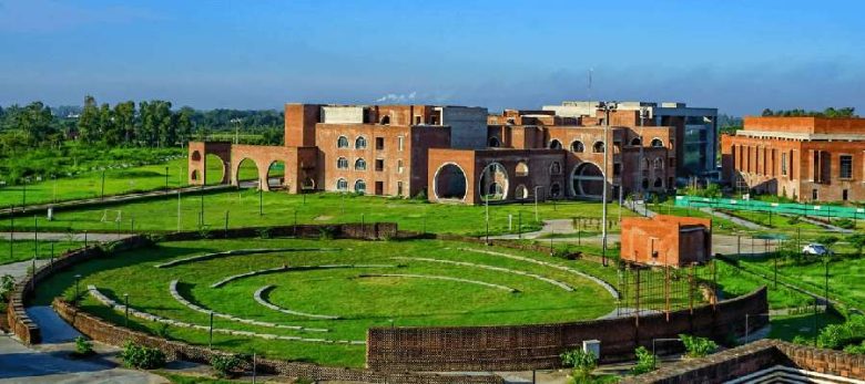 IIM Kashipur MBA Cohort 2024-26: Achieves Historic 42% Female Enrollment, Highlighting Academic Diversity and Excellence