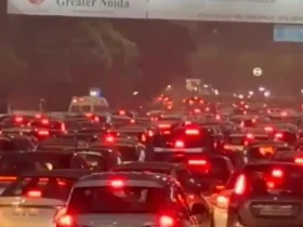 Delhi Noida Flyway Traffic Congestion Worsens Due to Heavy Rainfall and Waterlogging