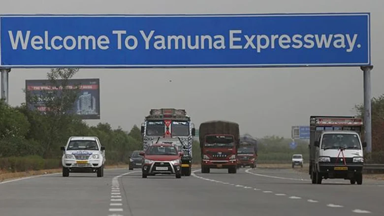 Noida Traffic Police Launches Campaign to Reduce Accidents on Yamuna Expressway