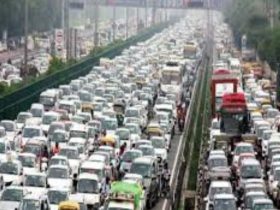 Gurgaon Delhi Expressway Traffic Jam: 9 Kilometer Block on Monday Morning Due to Canter Breakdown