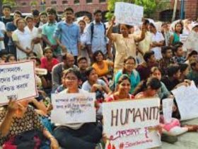 Delhi Doctors Strike: AIIMS Doctors Block Ring Road, Demand CBI Probe, Healthcare Services Disrupted